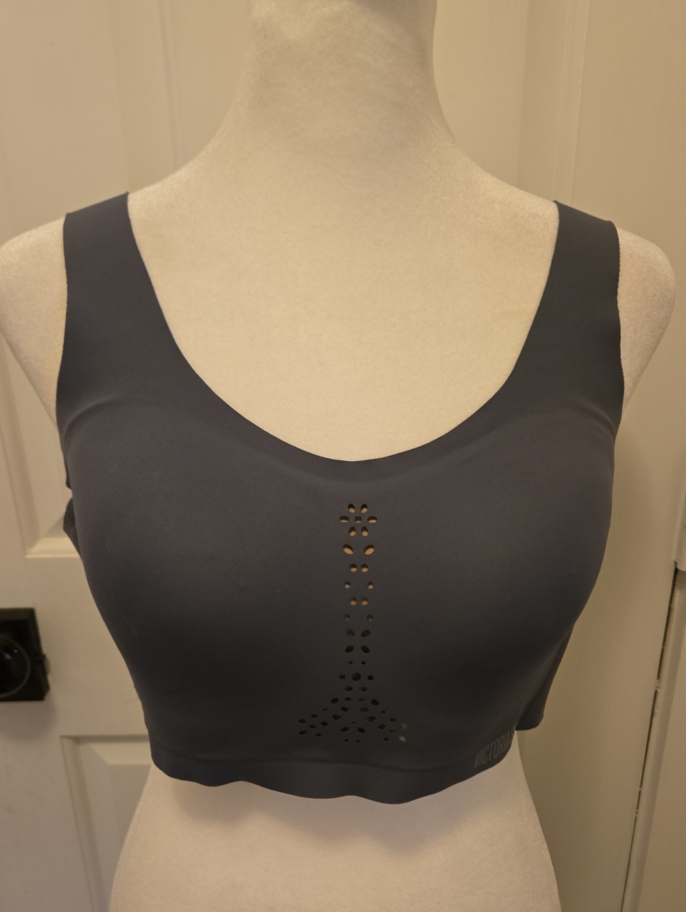 Victoria's Secret Sport Angel Max LightweightSports Bra Eyelet Gray 36C